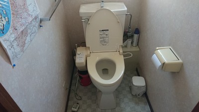 S様邸トイレビフォー.JPG