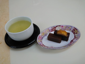 羊羹とお茶3.JPG