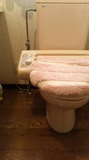 O様邸トイレビフォアー１.jpg