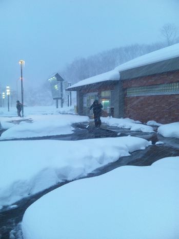 土樽サービスエリア大雪.JPG